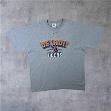 Load image into Gallery viewer, Vintage Nike Team MLB Detroit Tigers Baseball Graphic Grey Cotton T-Shirt
