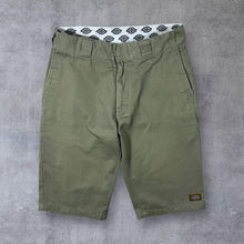 Load image into Gallery viewer, Dickies Skater Workwear Tartan Pocket Lined Classic Beige Chino Shorts
