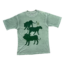 Load image into Gallery viewer, Vintage 90&#39;s THE AFRICAN NATURE COMPANY &quot;WWF&quot; Heavily Distressed Souvenir Graphic T-Shirt
