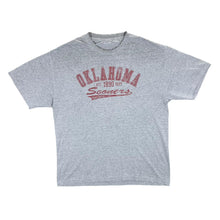 Load image into Gallery viewer, Early 00&#39;s OKLAHOMA SOONERS College Logo Spellout Graphic Grey T-Shirt
