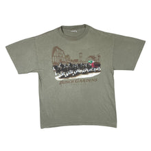 Load image into Gallery viewer, Vintage BUSCH GARDENS "Williamsburg" Horse Carriage Souvenir Graphic T-Shirt
