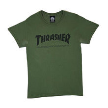 Load image into Gallery viewer, THRASHER MAGAZINE Classic Skater Logo Spellout Khaki Green Graphic T-Shirt

