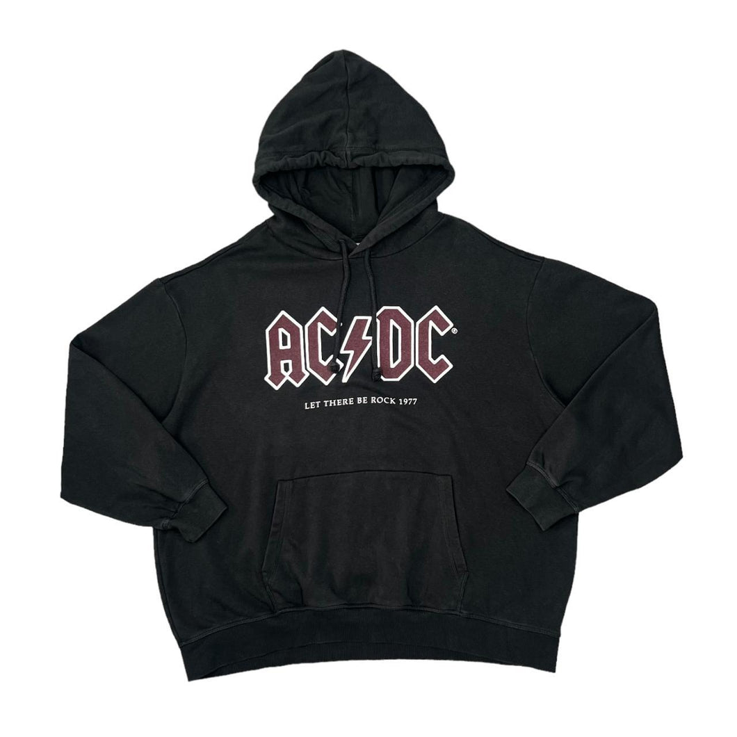 H&M x AC/DC 