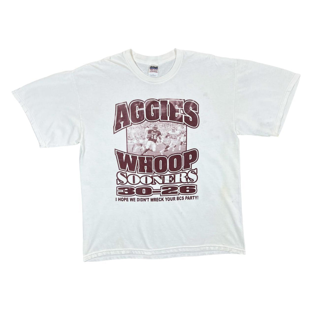 Early 00's AGGIES WHOOP SOONERS College Football Spellout Graphic T-Shirt