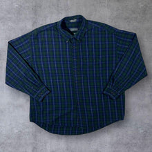 Load image into Gallery viewer, Vintage Van Heusen "Premium Flannel" Plaid Check Long Sleeve Cotton Flannel Shirt
