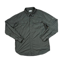 Load image into Gallery viewer, COLUMBIA SPORTSWEAR "Omni-Shade" Classic Dark Grey Long Sleeve Nylon Outdoor Shirt
