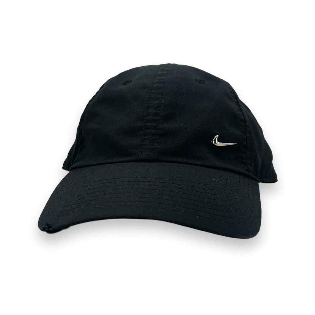 NIKE Classic Basic Mini Metallic Swoosh Logo Baseball Cap