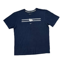 Load image into Gallery viewer, Nike NCAA BECKER BULLDOGS Mini Centre Swoosh College Sports Graphic T-Shirt
