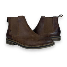 Load image into Gallery viewer, BARBOUR &quot;Farsley&quot; Classic Brown Leather Chelsea Boots
