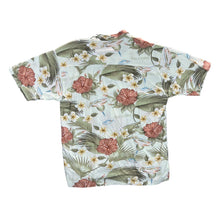 Load image into Gallery viewer, Early 00&#39;s BIG DOGS Hawaiian Tropical Floral Patterned Rayon Open Collar Short Sleeve Shirt
