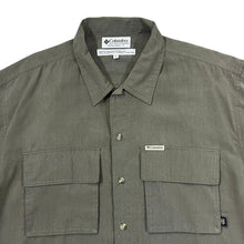 Load image into Gallery viewer, Vintage COLUMBIA SPORTSWEAR Subtle Khaki Check Short Sleeve Shirt
