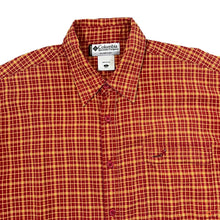 Load image into Gallery viewer, COLUMBIA SPORTSWEAR &quot;Titanium&quot; Red Orange Plaid Check Short Sleeve Shirt
