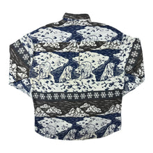 Load image into Gallery viewer, Vintage McNeal Animal Nature Wildlife Patterned Long Sleeve Shirt
