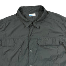 Load image into Gallery viewer, COLUMBIA SPORTSWEAR "Omni-Shade" Classic Dark Grey Long Sleeve Nylon Outdoor Shirt
