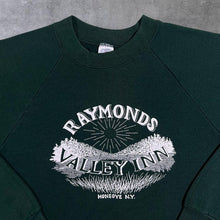 Load image into Gallery viewer, Vintage 90&#39;s Raymonds Valley Inn &quot;Honeoye N.Y.&quot; Souvenir Green Sweatshirt
