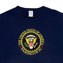 Load image into Gallery viewer, Vintage Delta THE UNITED STATES OF AMERICA &quot;Washington DC&quot; Embroidered Sigil Souvenir Graphic T-Shirt
