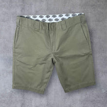 Load image into Gallery viewer, Dickies Classic Beige Skater Workwear Cotton Blend Shorts
