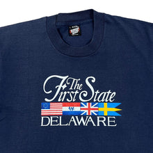 Load image into Gallery viewer, Vintage 90&#39;s Screen Stars THE FIRST STATE &quot;Delaware&quot; Souvenir Graphic Single Stitch T-Shirt
