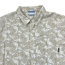 Load image into Gallery viewer, COLUMBIA SPORTSWEAR &quot;Regular Fit&quot; Hawaiian Floral Pattern Beige Cream Short Sleeve Cotton Shirt

