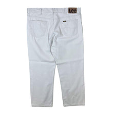 Load image into Gallery viewer, Vintage Lee &quot;Brooklyn&quot; Made in Malta Light Grey Straight Leg Denim Jeans
