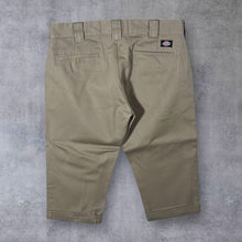 Load image into Gallery viewer, Dickies Classic Beige Skater Cotton Blend Chino 3/4 Length Shorts
