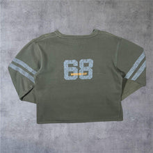 Load image into Gallery viewer, Early 00's Moovers "Load Up With The Legend" Sports Graphic Sweatshirt
