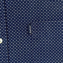 Load image into Gallery viewer, Barbour &quot;Tailored Fit&quot; Patterned Navy Blue Short Sleeve Button-Up Cotton Shirt
