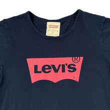 Load image into Gallery viewer, LEVI&#39;S Classic Red Tab Big Logo Spellout Graphic Short Sleeve T-Shirt
