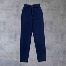 Load image into Gallery viewer, Early 00's Easy Jeans “Ruby” Regular Slim High Waisted Mom Denim Jeans
