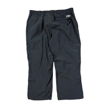 Load image into Gallery viewer, THE NORTH FACE TNF Classic Dark Grey Utility Cargo 3/4 Length Trousers
