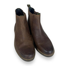 Load image into Gallery viewer, BARBOUR &quot;Farsley&quot; Classic Brown Leather Chelsea Boots
