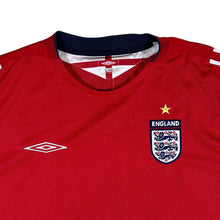 Load image into Gallery viewer, Umbro ENGLAND Football 2004-2006 Red Home Football Shirt Jersey
