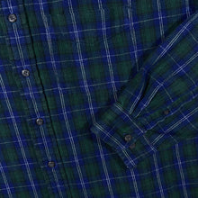 Load image into Gallery viewer, Vintage Van Heusen "Premium Flannel" Plaid Check Long Sleeve Cotton Flannel Shirt
