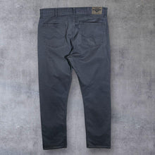 Load image into Gallery viewer, Wrangler Flex &quot;Straight Fit&quot; Grey Straight Leg Cotton Chinos Trousers
