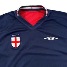 Load image into Gallery viewer, Early 00&#39;s UMBRO ENGLAND Football Embroidered Emblem Reversible Football Shirt Jersey
