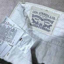 Load image into Gallery viewer, Levi&#39;s White Tab Classic Beige Cotton Cargo Shorts

