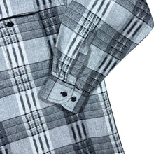 Load image into Gallery viewer, Vintage Basic Line Grey Black White Plaid Check Cotton Long Sleeve Flannel Shirt
