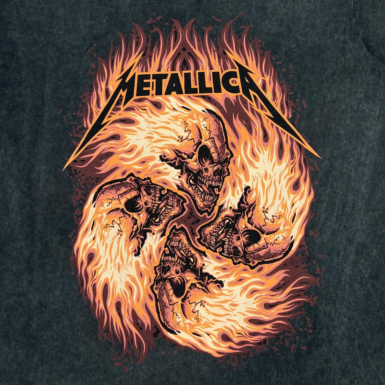 Bershka x METALLICA Flaming Skull Logo Spellout Graphic Thrash 