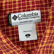 Load image into Gallery viewer, COLUMBIA SPORTSWEAR &quot;Titanium&quot; Red Orange Plaid Check Short Sleeve Shirt
