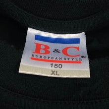 Load image into Gallery viewer, Vintage B&amp;C Wolf Native American Dream Catcher Graphic Black T-Shirt
