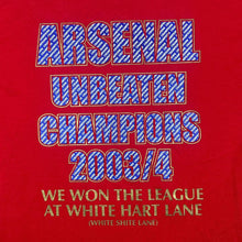 Load image into Gallery viewer, Vintage ARSENAL FC &quot;Unbeaten Champions 2003/4&quot; Football Souvenir Graphic Red T-Shirt
