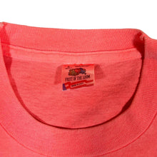 Load image into Gallery viewer, Vintage 90&#39;s FUDPUCKER&#39;S &quot;Destin Ft. Walton&quot; Embroidered Souvenir Graphic Single Stitch T-Shirt
