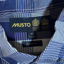 Load image into Gallery viewer, MUSTO &quot;Custom Fit&quot; Blue Grey Plaid Check Short Sleeve Button-Up Shirt
