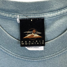 Load image into Gallery viewer, Vintage Prairie Mountain &quot;Alaska&quot; Souvenir Spellout Graphic Blue T-Shirt
