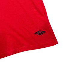 Load image into Gallery viewer, UMBRO ENGLAND Football Embroidered Mini Logo Tape Sleeve Short Sleeve T-Shirt
