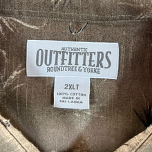 Load image into Gallery viewer, Vintage Roundtree &amp; Yorke Fishing Hook Patterned Brown Short Sleeve Cotton Shirt
