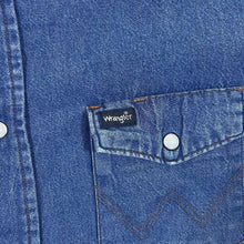 Load image into Gallery viewer, Vintage Wrangler Cowboy Western Pearl Snap Popper Blue Denim Long Sleeve Cotton Shirt
