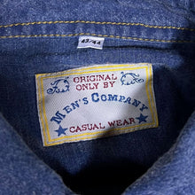 Load image into Gallery viewer, Vintage Men&#39;s Company Cowboy Western Brown Faux Leather Panel Blue Denim Shirt
