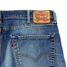 Load image into Gallery viewer, LEVI&#39;S 505 Classic Straight Leg Regular Fit Blue Denim Jeans
