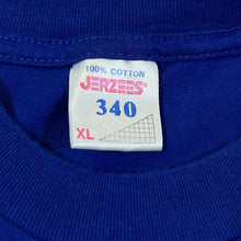 Load image into Gallery viewer, Vintage Jerzees CHELSEA FC &quot;F.A. Cup Winners 2000&quot; Football Souvenir Spellout Graphic T-Shirt
